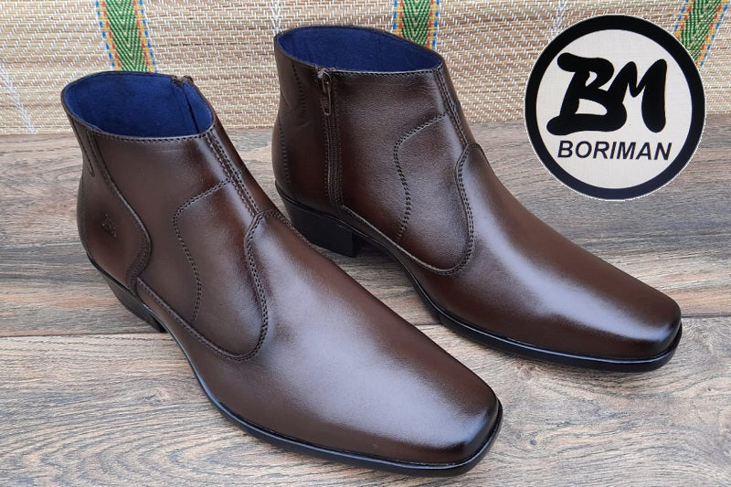 Botín con cierre, color marrón pintado a mano en punta dubay, taco aperillado para hombre (ID#B014-MARRON)