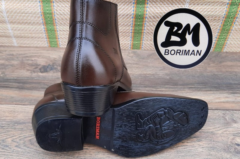 Botín con cierre, color marrón pintado a mano en punta dubay, taco aperillado para hombre (ID#B014-MARRON)