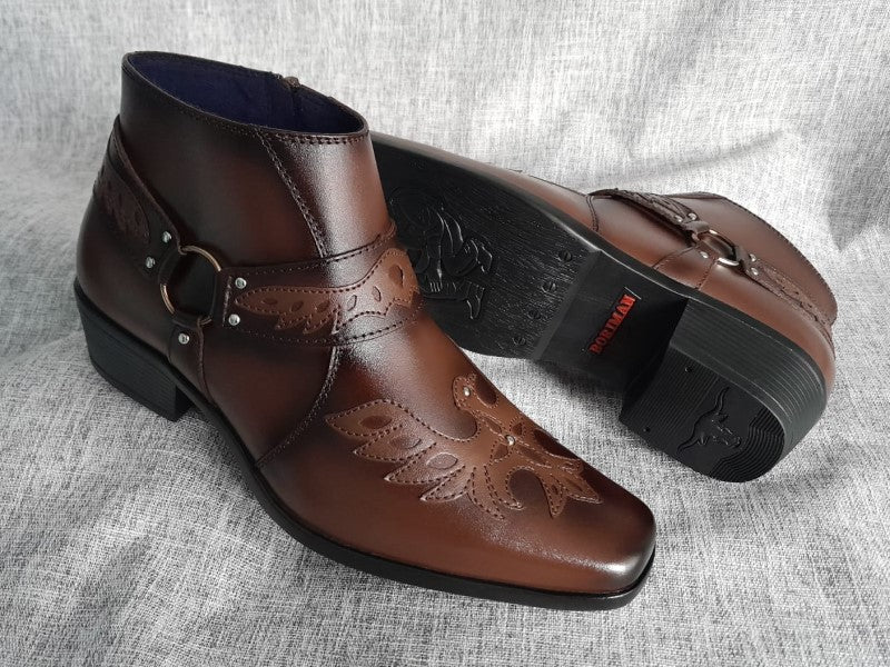 Botín con cierre, color marrón pintado a mano en punta dubay, taco aperillado para hombre (ID#B021-MARRON)