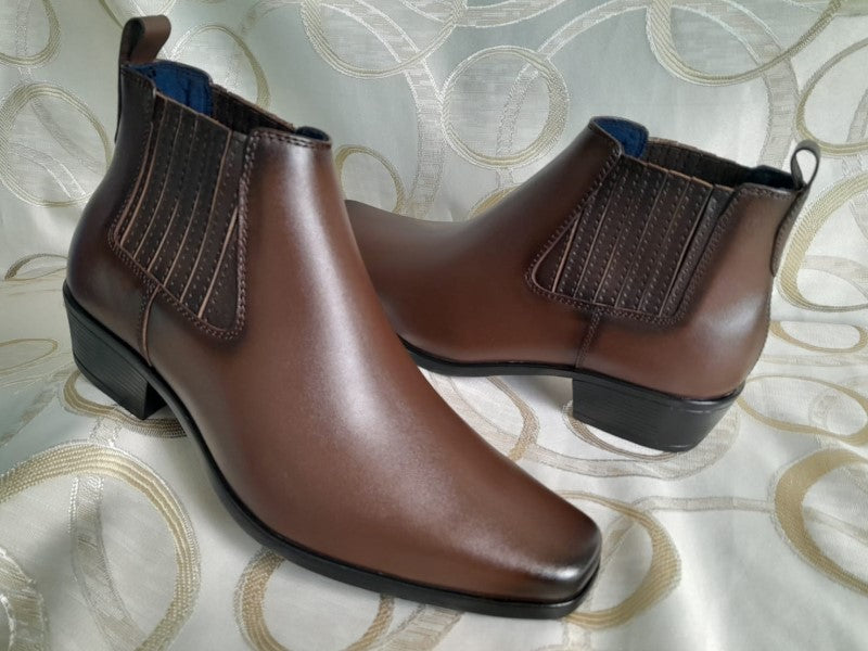 Botín Chelsea, color marrón pintado a mano en punta dubay, taco aperillado para hombre (ID#B077-MARRON)