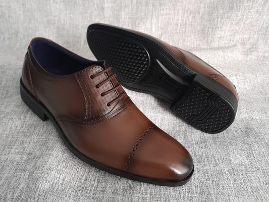 Zapatos Oxford de punta americana para hombre en color marrón, pintados a mano (ID#RK55-MARRON)