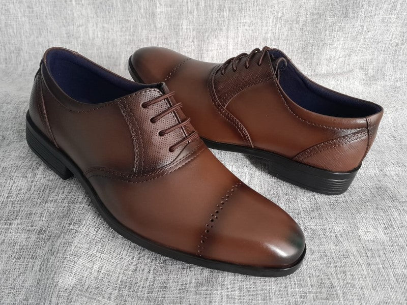 Zapatos Oxford de punta americana para hombre en color marrón, pintados a mano (ID#RK55-MARRON)