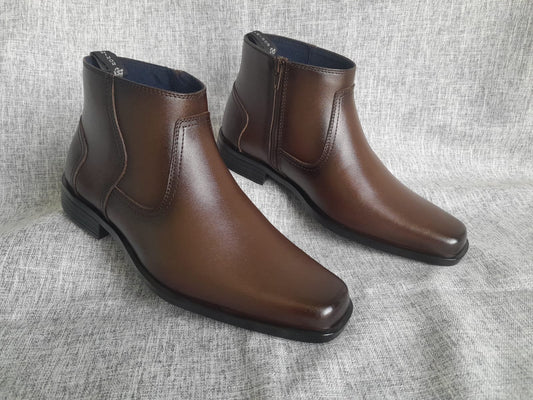 Botín con cierre, modelo "BUGATTI" color marrón en punta dubay para hombre (ID#BUGATTI-MARRON)
