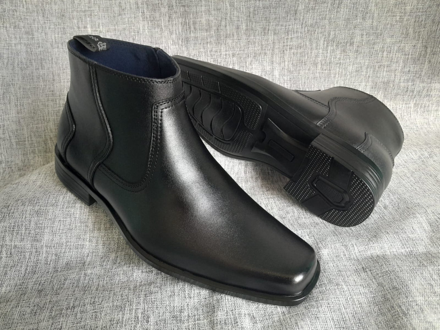 Botín con cierre, modelo "BUGATTI" color negro en punta dubay para hombre (ID#BUGATTI-NEGRO)